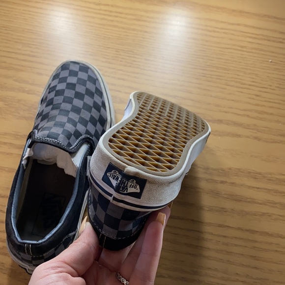 Vans - Picture 3 of 3